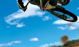 越野摩托车爬坡站着吗 越野摩托车特技